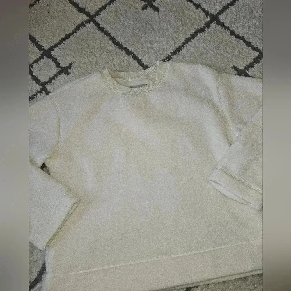 Everlane fuzzy crewneck large - Picture 2 of 5